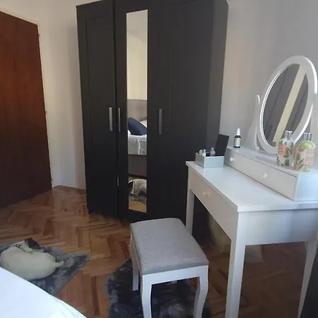 Apartment With E-Cars Station Selce Exterior photo